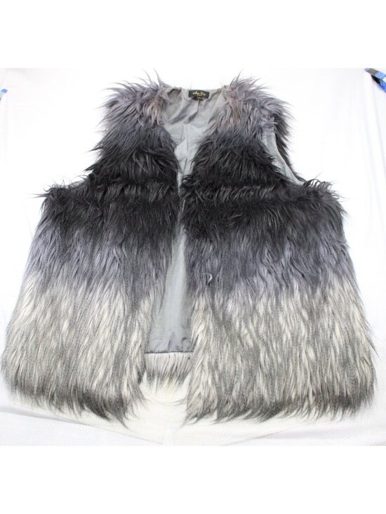 Melissa Paige Jackets & Blazers - Melissa Paige Faux Fur Ombre Vest 2X